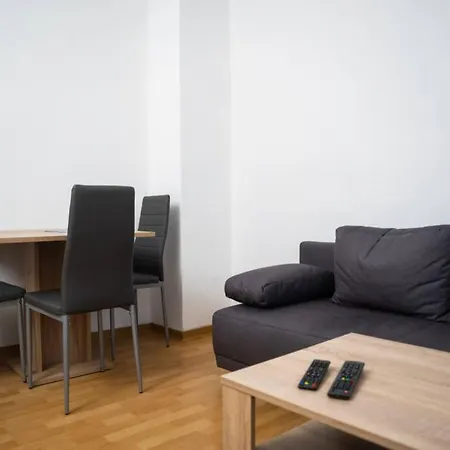 Mainz, Zentrale 2 Zimmerwohnung Fur 3 Personen *