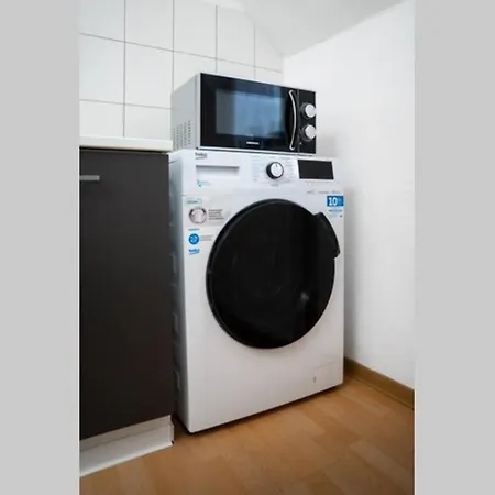 Mainz, Zentrale 2 Zimmerwohnung Fur 3 Personen